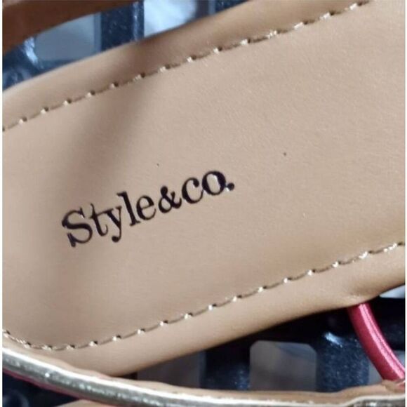 STYLE & CO. RED & GOLD SANDALS SZ.6 NWT. - Picture 4 of 6